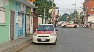 Conductor de taxi es baleado en la zona centro