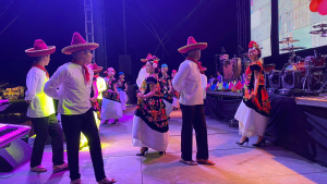 Promueven intercambio cultural en feria de la naranja