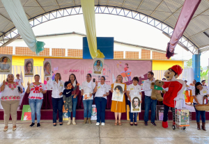 Llega Brigada Estatal de Mujeres Insurgentes para promover el hábito de la lectura.