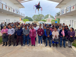 Entrega DIF Municipal lentes graduados sin costo