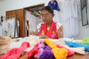 Refuerzan primer corredor turístico artesanal de Papantla