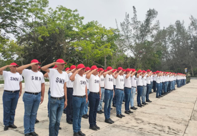 Soldados de la clase 2004 juran lealtad a la Bandera Nacional