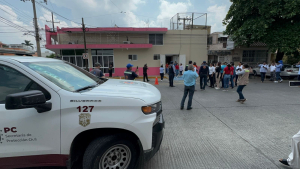 Evacuan edificios públicos y negocios en Poza Rica