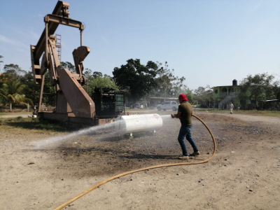 Zozobra en el km6 por incendio en pozo petrolero