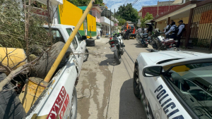 Retiran objetos que obstruyen calles para apartar estacionamiento en Poza Rica