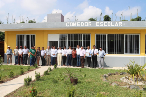 Leobardo Gómez Encabeza Acto Cívico y pone en marcha Comedor Escolar