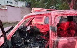 Incendio consume camioneta en la colonia Francisco I. Madero